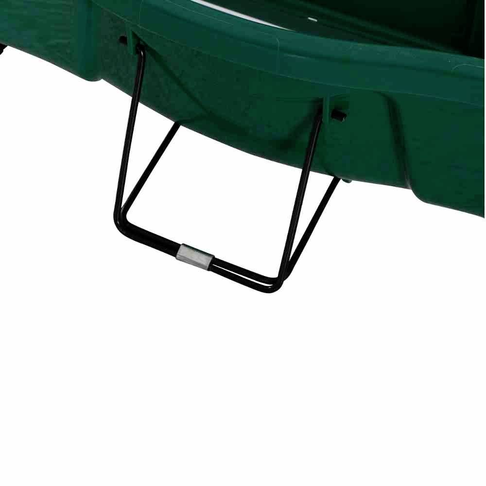 Traîneau en plastique vert avec poignée de traction en métal noir.