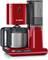 Machine à café Bosch rouge avec carafe isotherme en acier inoxydable et réservoir d'eau transparent. Adaptée à la préparation de plusieurs tasses de café.