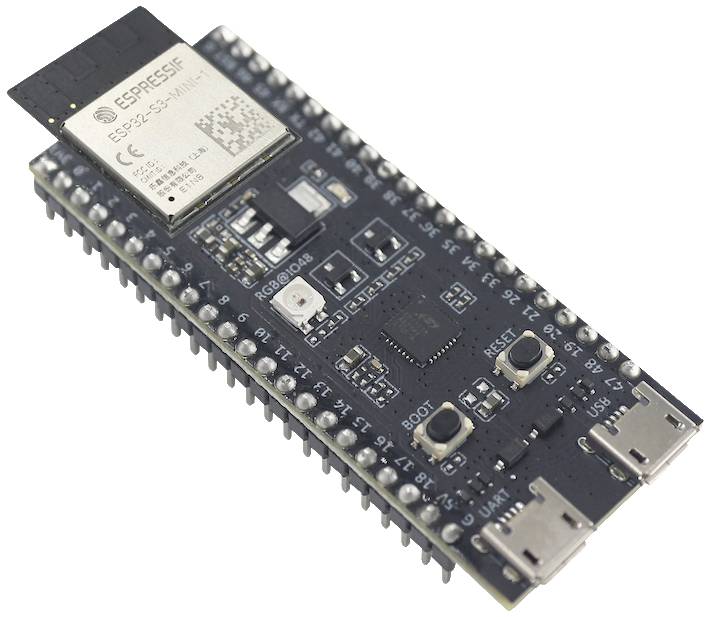 Une carte de développement ESP32 avec plusieurs ports et un microcontrôleur, adaptée aux projets IoT et aux connexions sans fil.