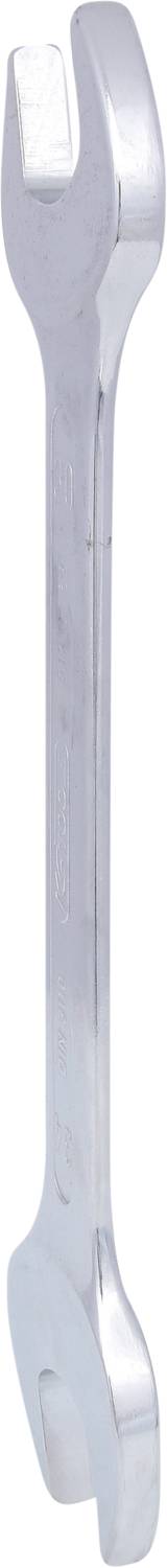 Une clé à fourche en argent avec deux extrémités ouvertes de tailles différentes, utilisée pour les réparations ou les assemblages.