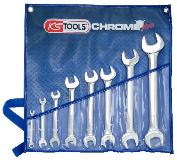 Un ensemble de clés plates en acier, rangées dans l'ordre croissant de taille, soigneusement disposées dans une trousse à outils transparente bleue.
