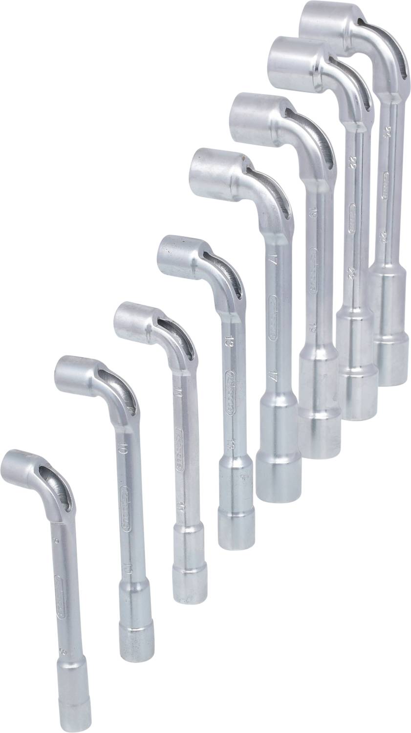 Un ensemble de huit clés à pipe en argent de différentes tailles, disposées côte à côte, allant du plus petit au plus grand.