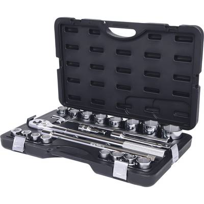 Une boîte à outils ouverte contenant des clés à douille et une clé à cliquet, prête à être utilisée. Le coffret est noir et en plastique.
