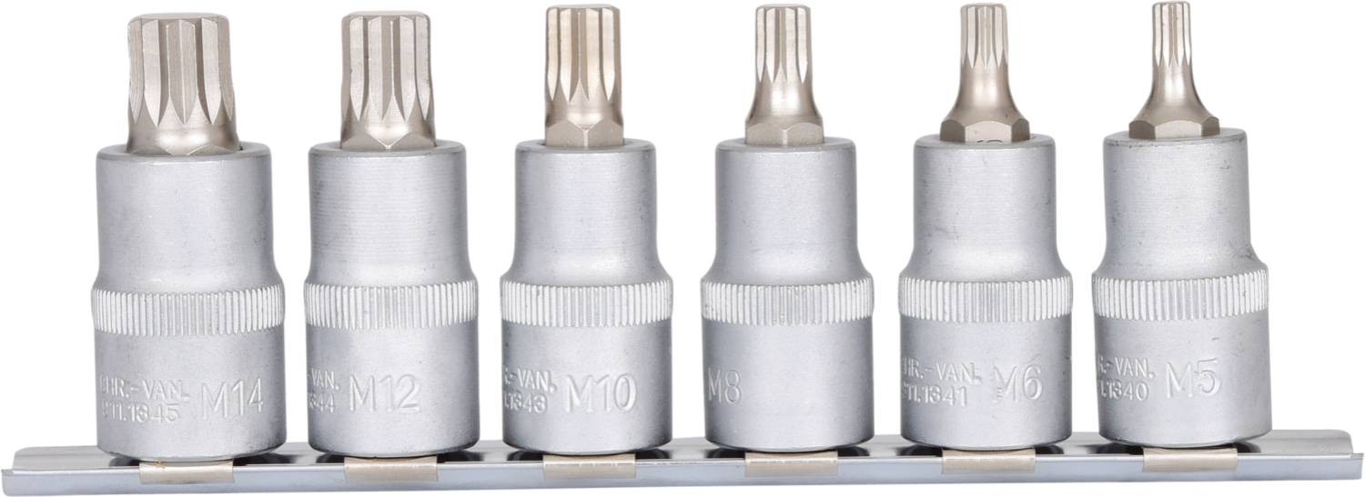 Une série de six clés à cliquet en argent de différentes tailles, disposées sur un support.