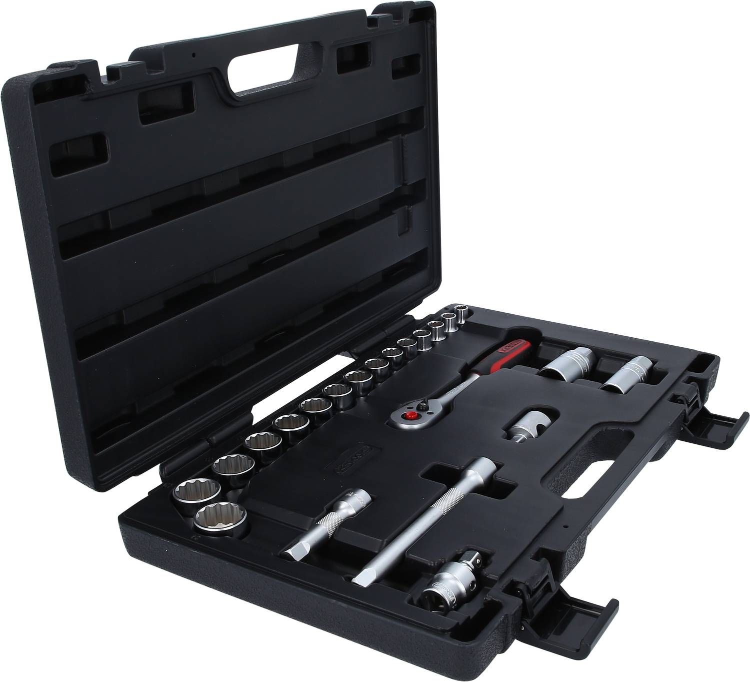 Un coffret à outils ouvert contenant un jeu de clés à molette, des douilles et des rallonges sur un fond en mousse sombre.
