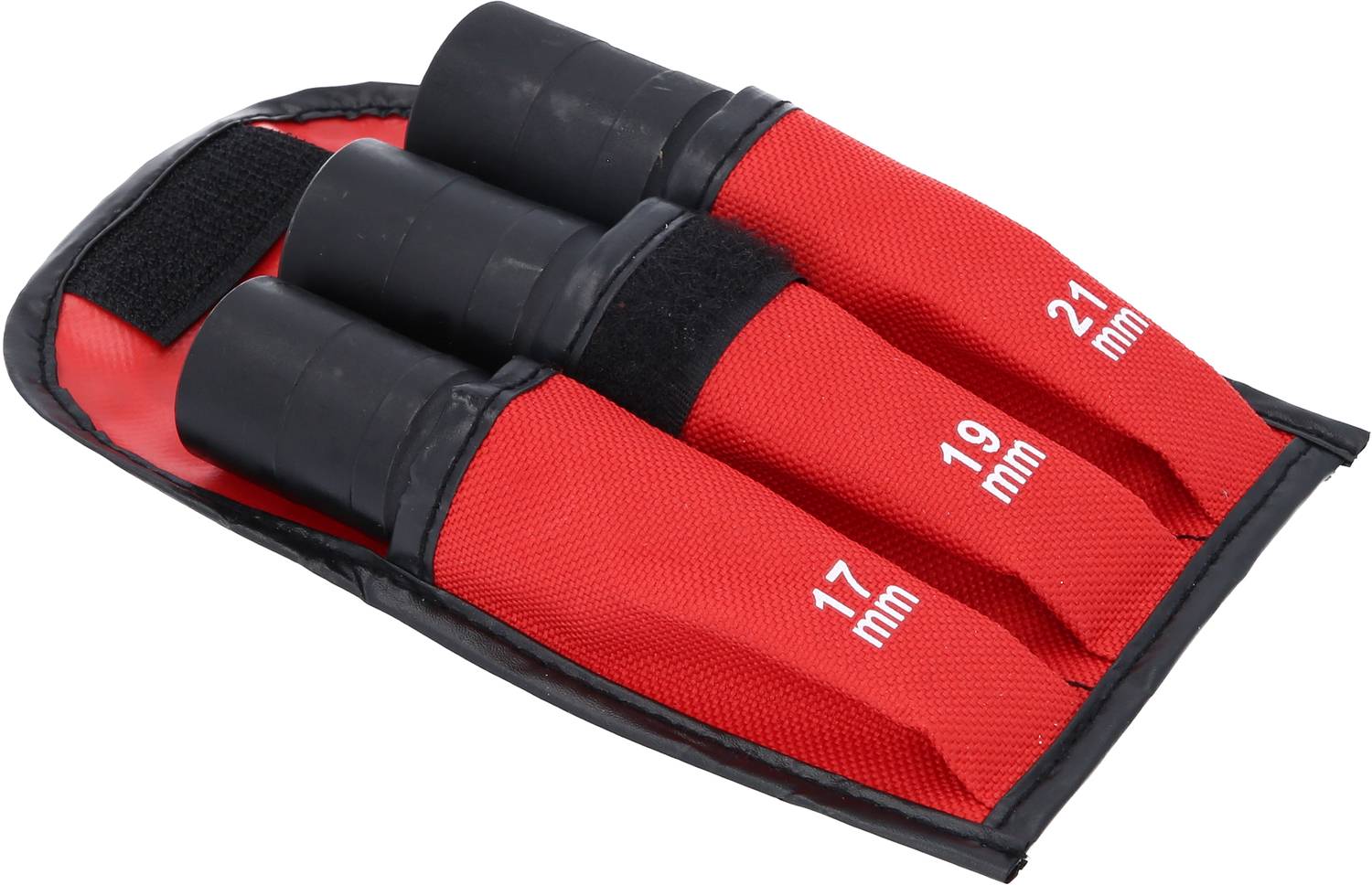Un ensemble rouge comprenant trois étuis de protection, marqués '17 mm', '19 mm' et '21 mm', pour des douilles dans un sachet ouvert.
