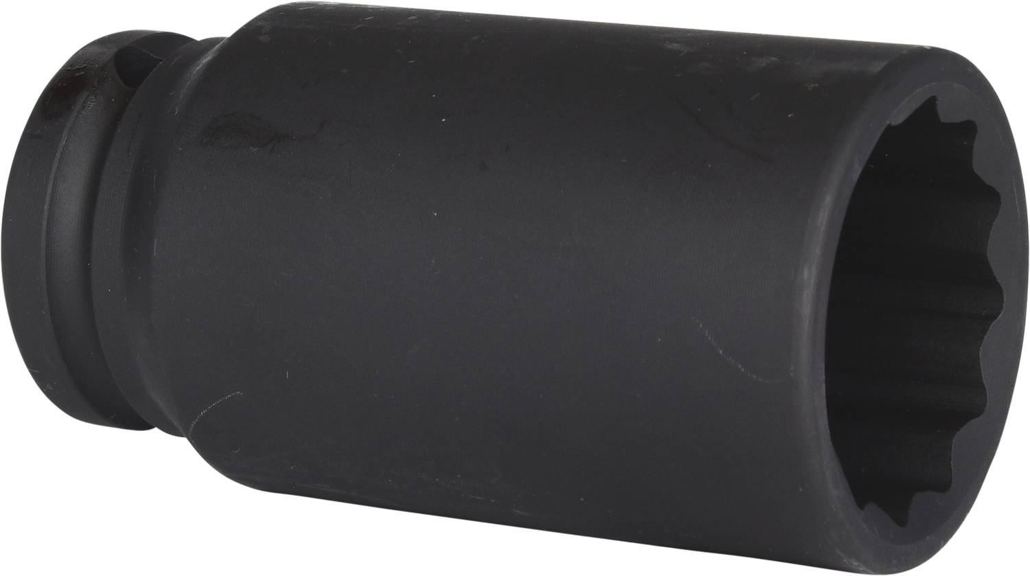 Un embout de clé à douille noir avec un intérieur cannelé, utilisé pour serrer ou desserrer des vis ou des écrous.