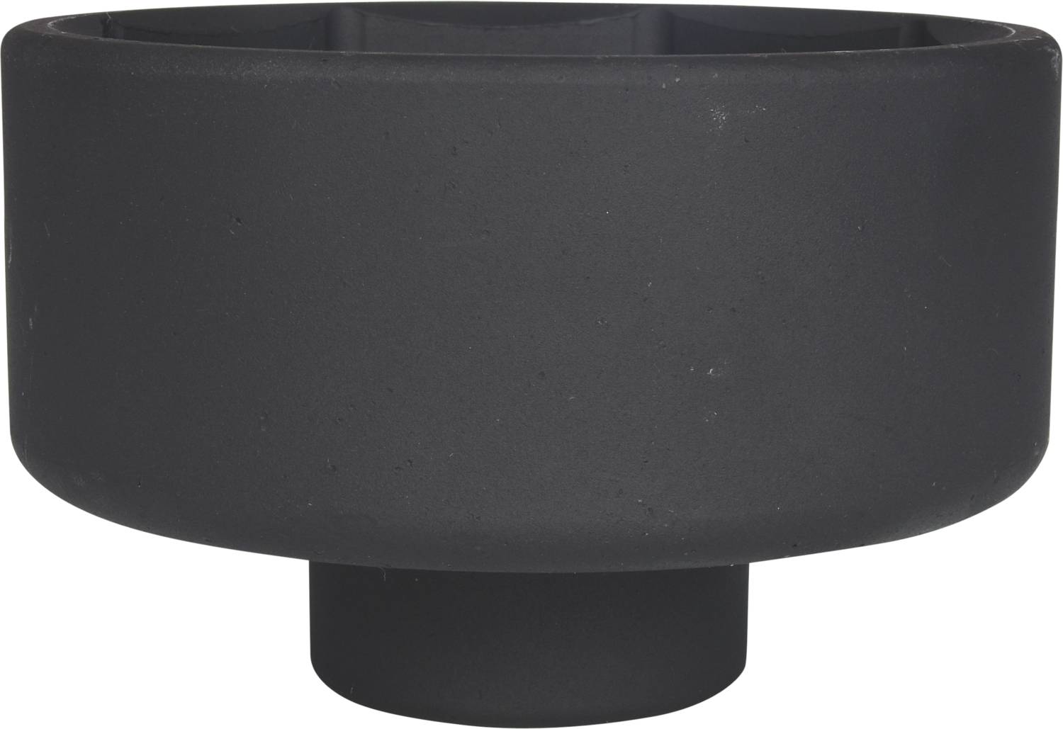 Pot de fleurs en béton noir, cylindrique, avec un large rebord et un fond plat, conçu de manière élégante et moderne.