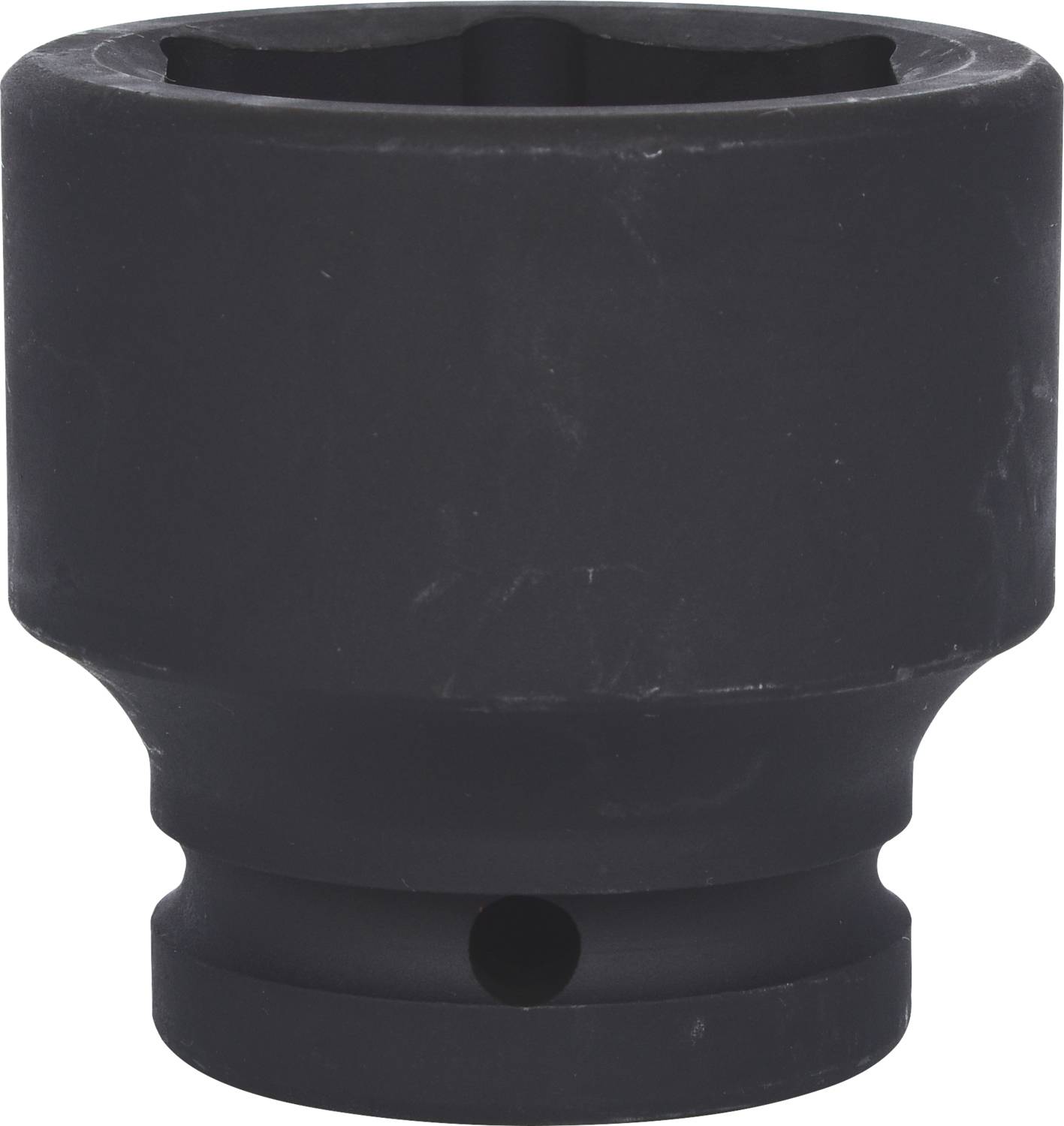 Un embout de clé à douille noir, cylindrique, avec une ouverture hexagonale, adapté aux travaux de vissage nécessitant un couple élevé.