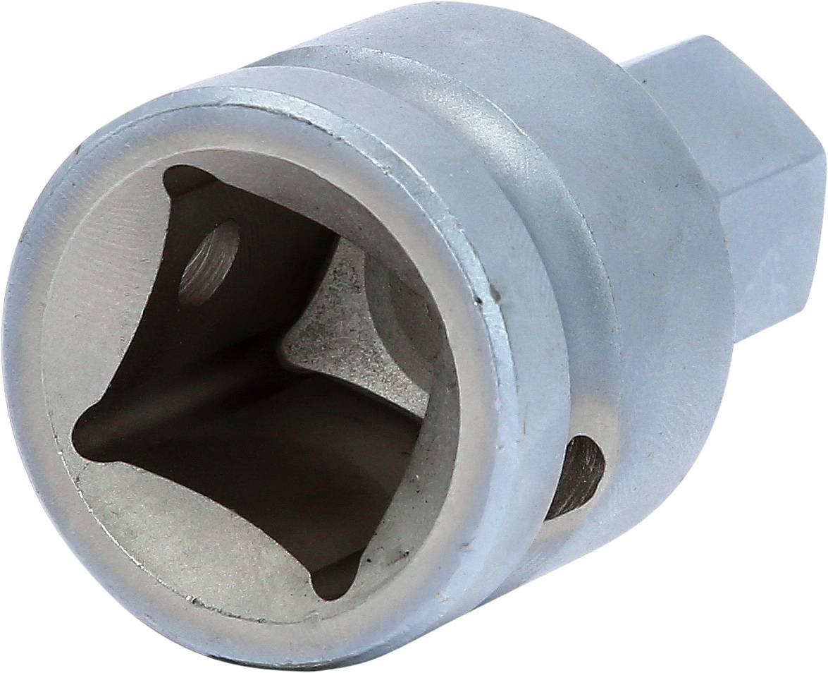 Outil métallique avec une ouverture carrée destiné à s'adapter aux écrous ou aux boulons, probablement un douille pour clé à cliquet.