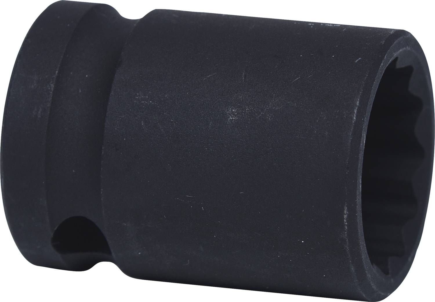 Un embout de clé à chocs noir avec une ouverture hexagonale profonde pour une utilisation avec une clé dynamométrique.