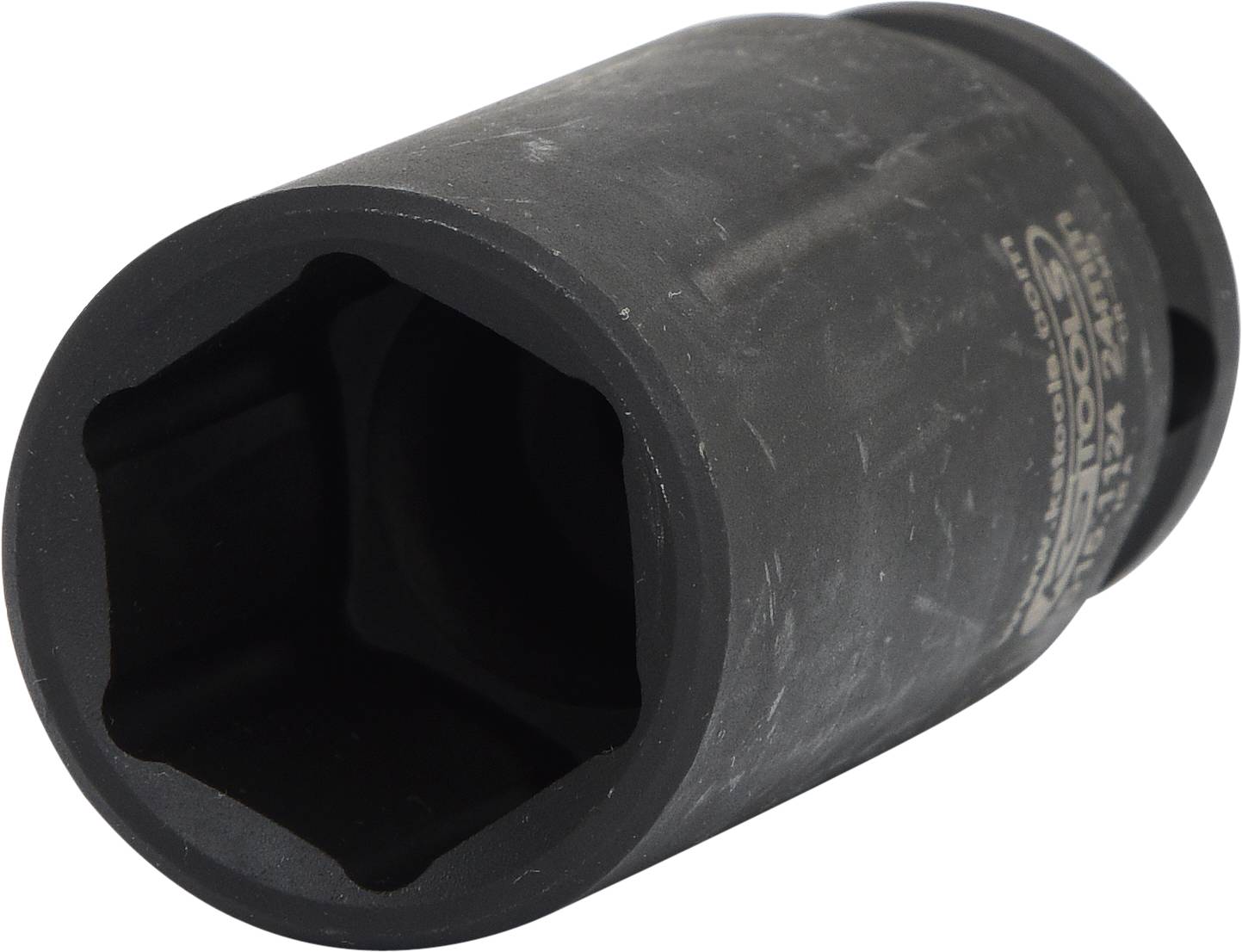 Une douille à impacts noire à ouverture hexagonale, adaptée à l'utilisation avec un visseuse à chocs pour desserrer ou serrer des écrous et des boulons.