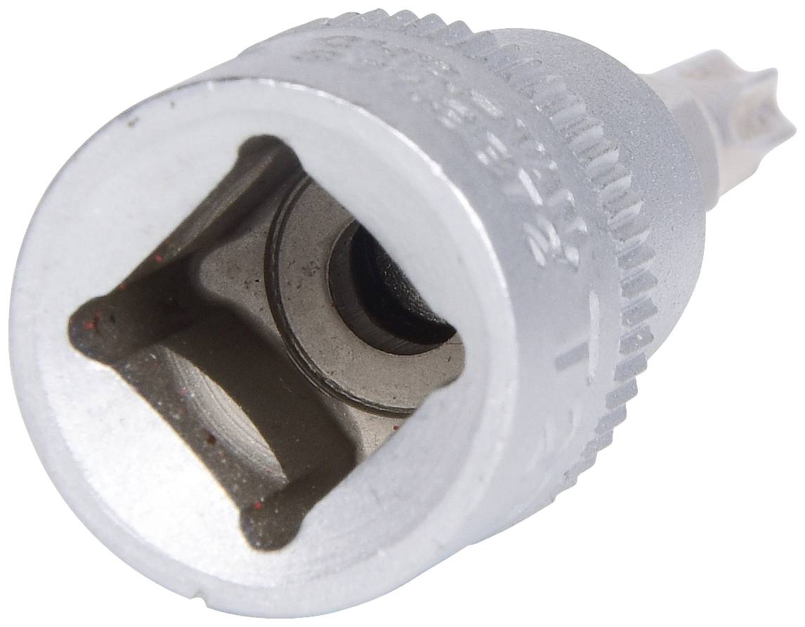 Gros plan d'une clé à douille métallique avec carré d'entraînement, de couleur argentée, adaptée pour être fixée à un tournevis ou à une clé à cliquet.