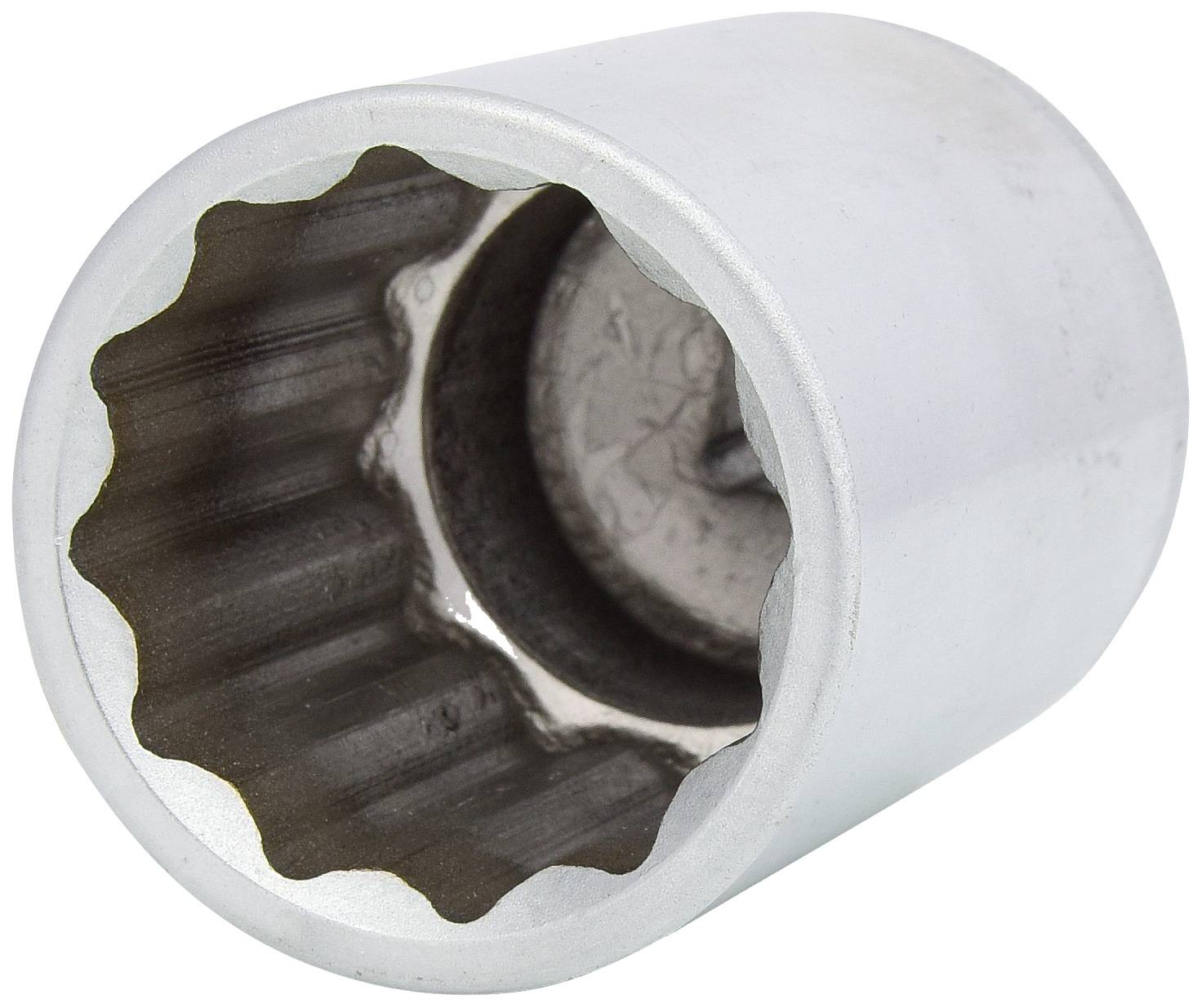 Embout de clé métallique cylindrique, vu de face, avec bord intérieur dentelé, adapté pour l'utilisation d'outils.