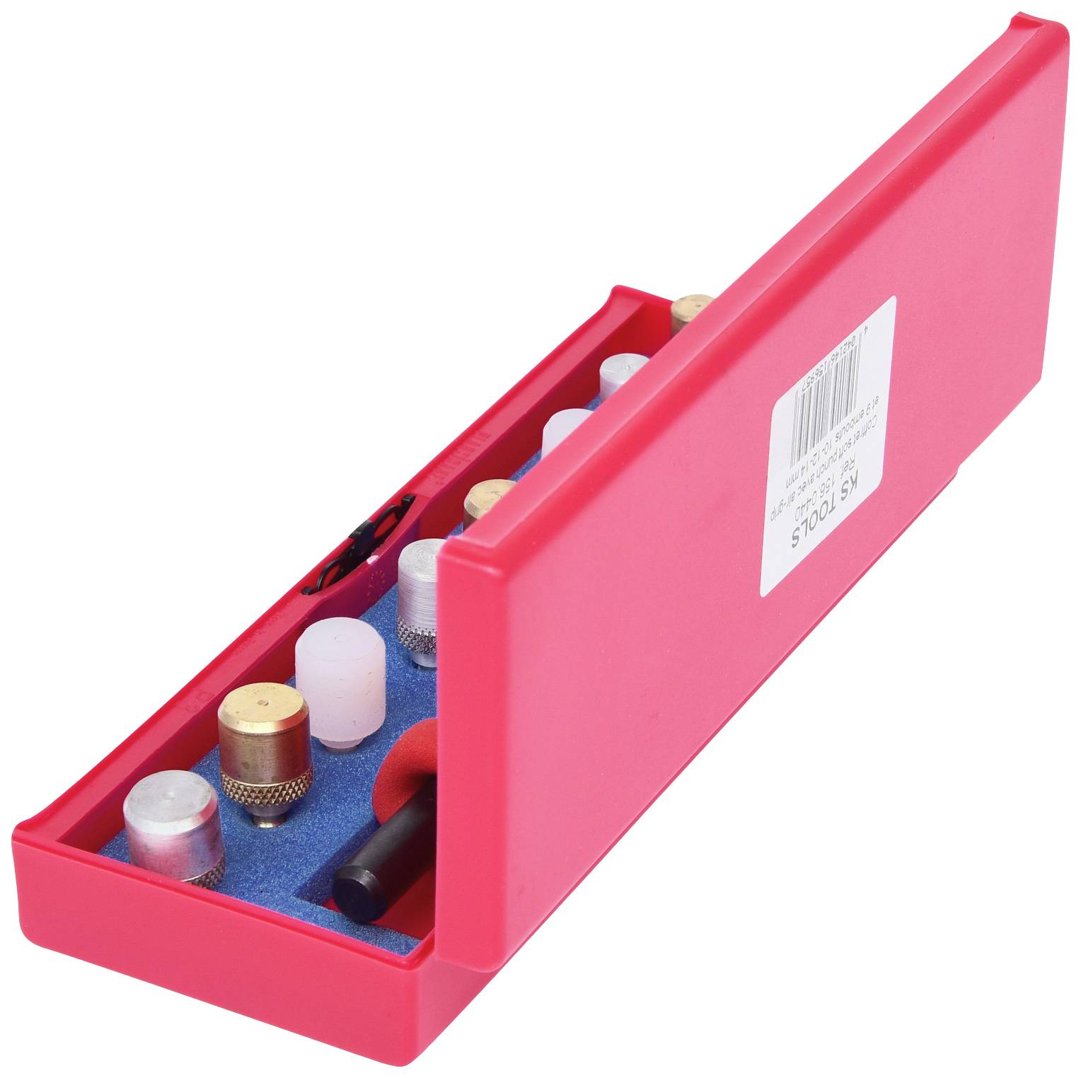 Boîte à outils rouge avec doublure en mousse ; contient différentes pièces en métal et en plastique.