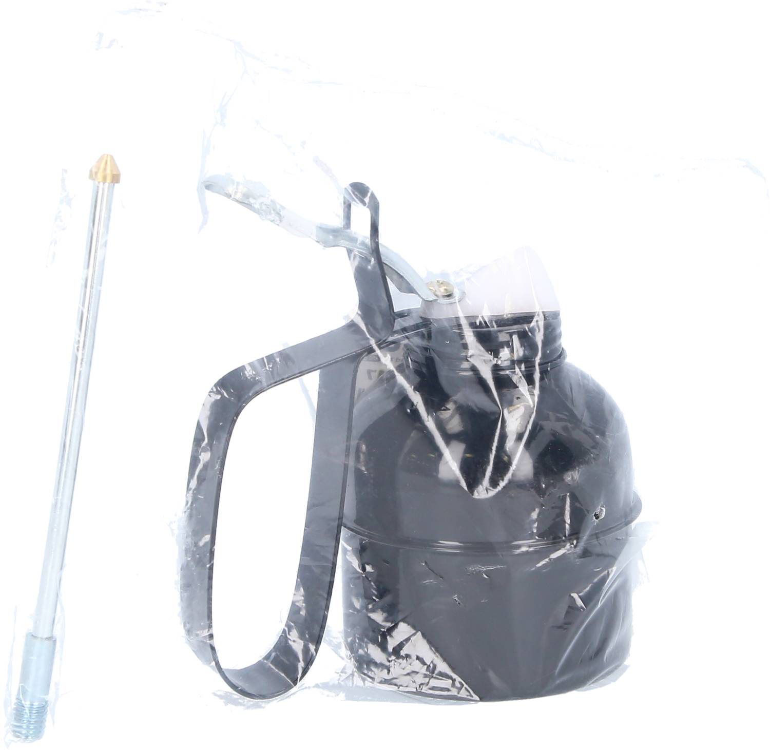 Burette en métal à long bec, entourée d'un emballage transparent.