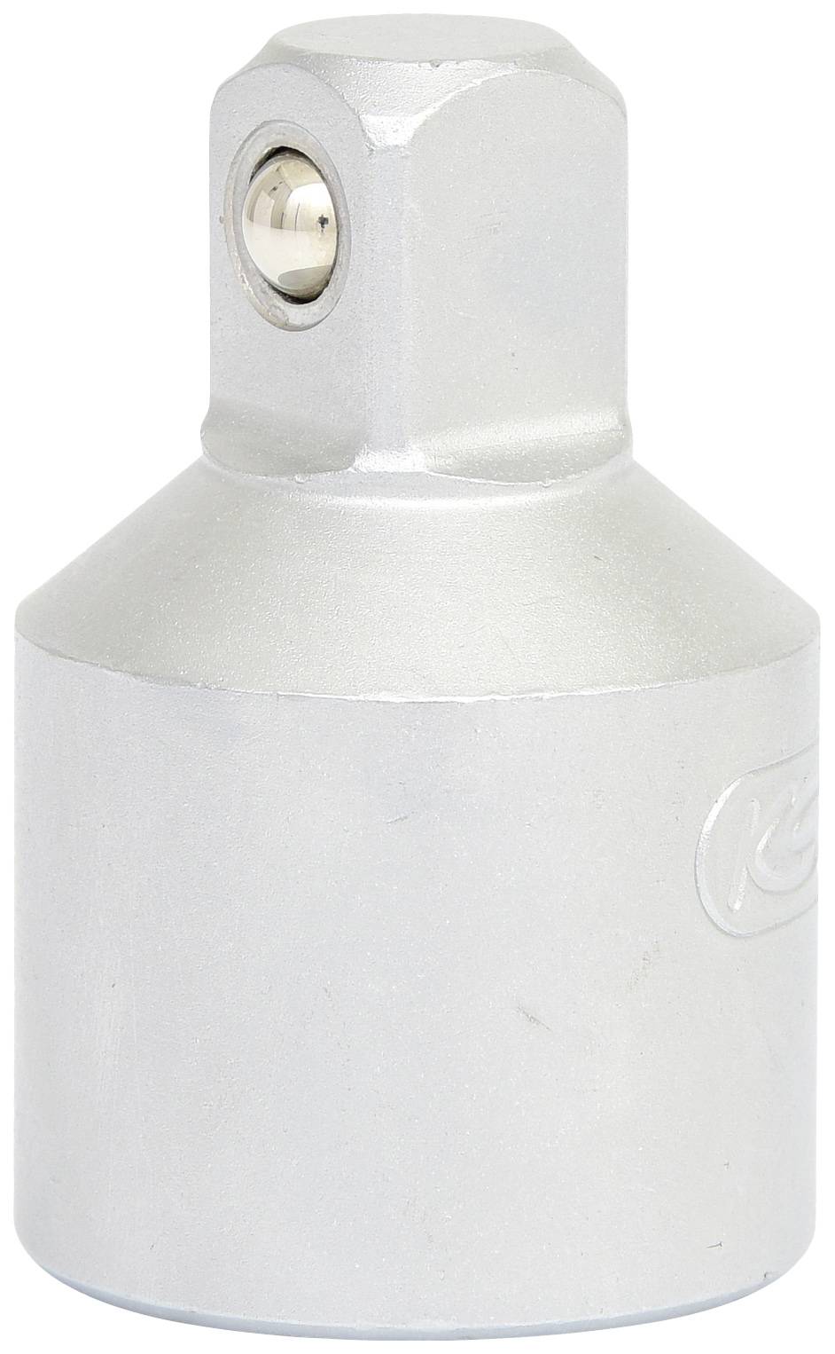 Un adaptateur argenté pour connecter des outils, par exemple des clés à douille. Il possède une extrémité carrée avec un verrouillage à bille.