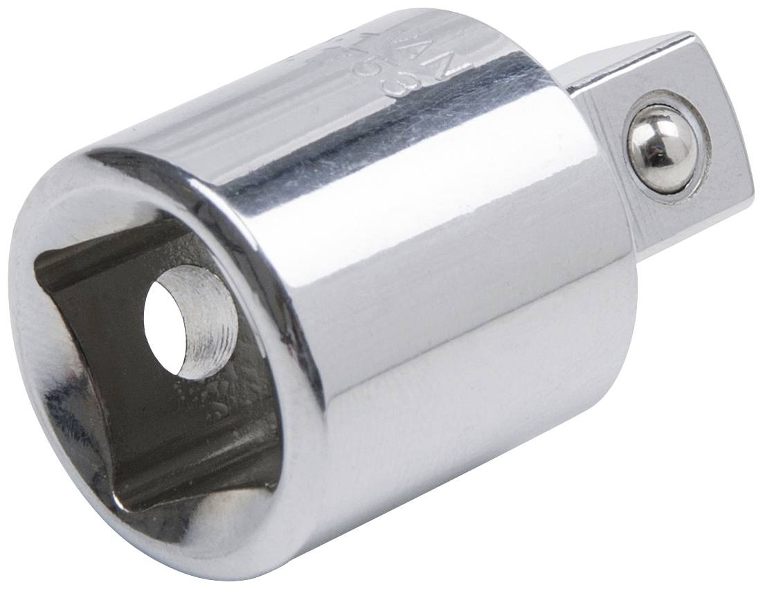 Un embout de clé à cliquet en argent avec un trou carré et une boule ronde sur le côté, destiné à être fixé sur un outil.
