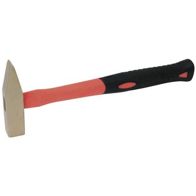 Un marteau avec un manche rouge et une poignée noire est posé sur un fond blanc.