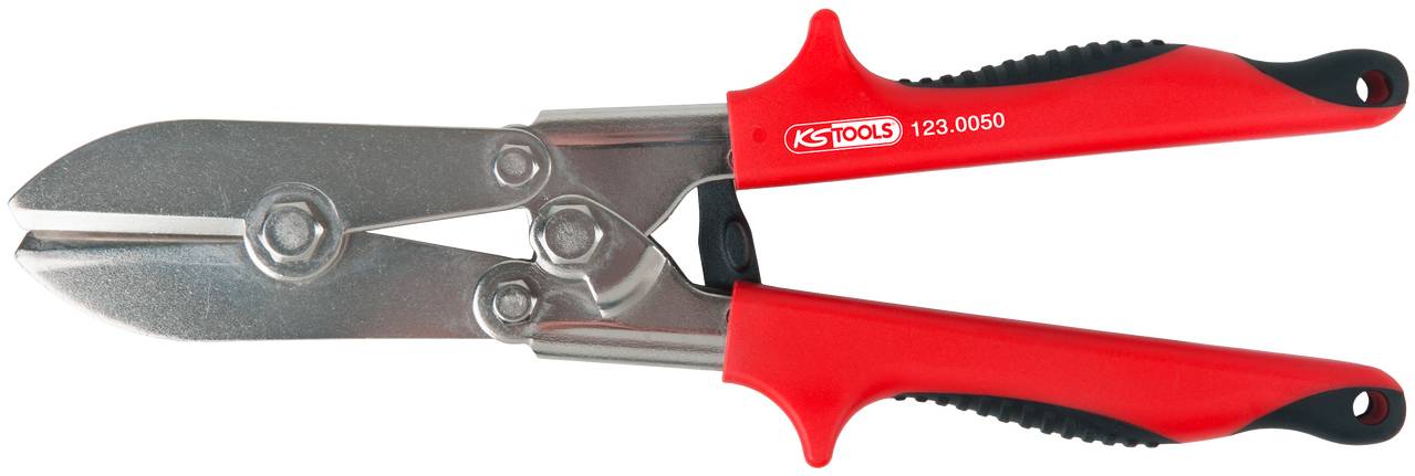 Une cisaille rouge en tôle avec des poignées noires, adaptée pour couper du métal. Elle possède une lame robuste et des poignées ergonomiques.