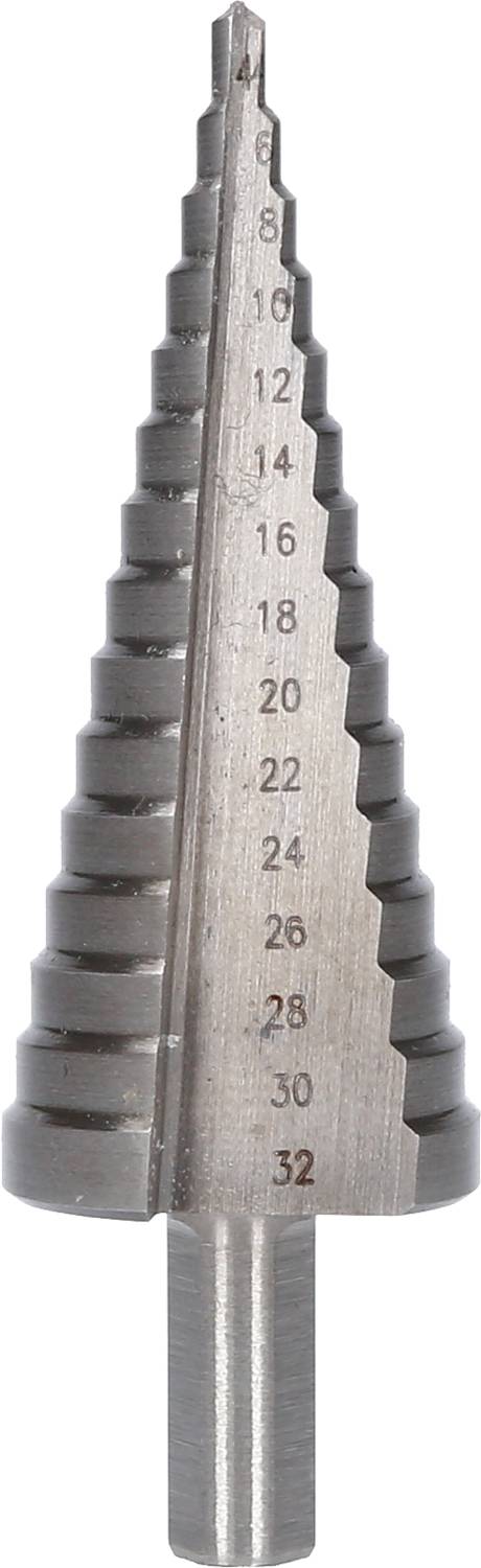 Foret étagé en métal avec des diamètres marqués de 4 à 32 mm pour un perçage précis.