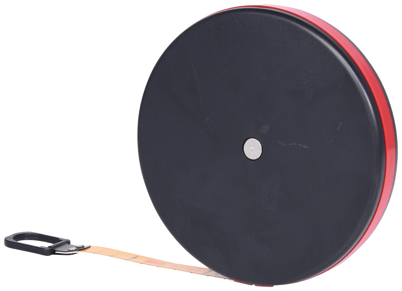 Étui rond noir pour mètre ruban avec bordure rouge, le mètre ruban est partiellement sorti et possède une boucle à son extrémité.