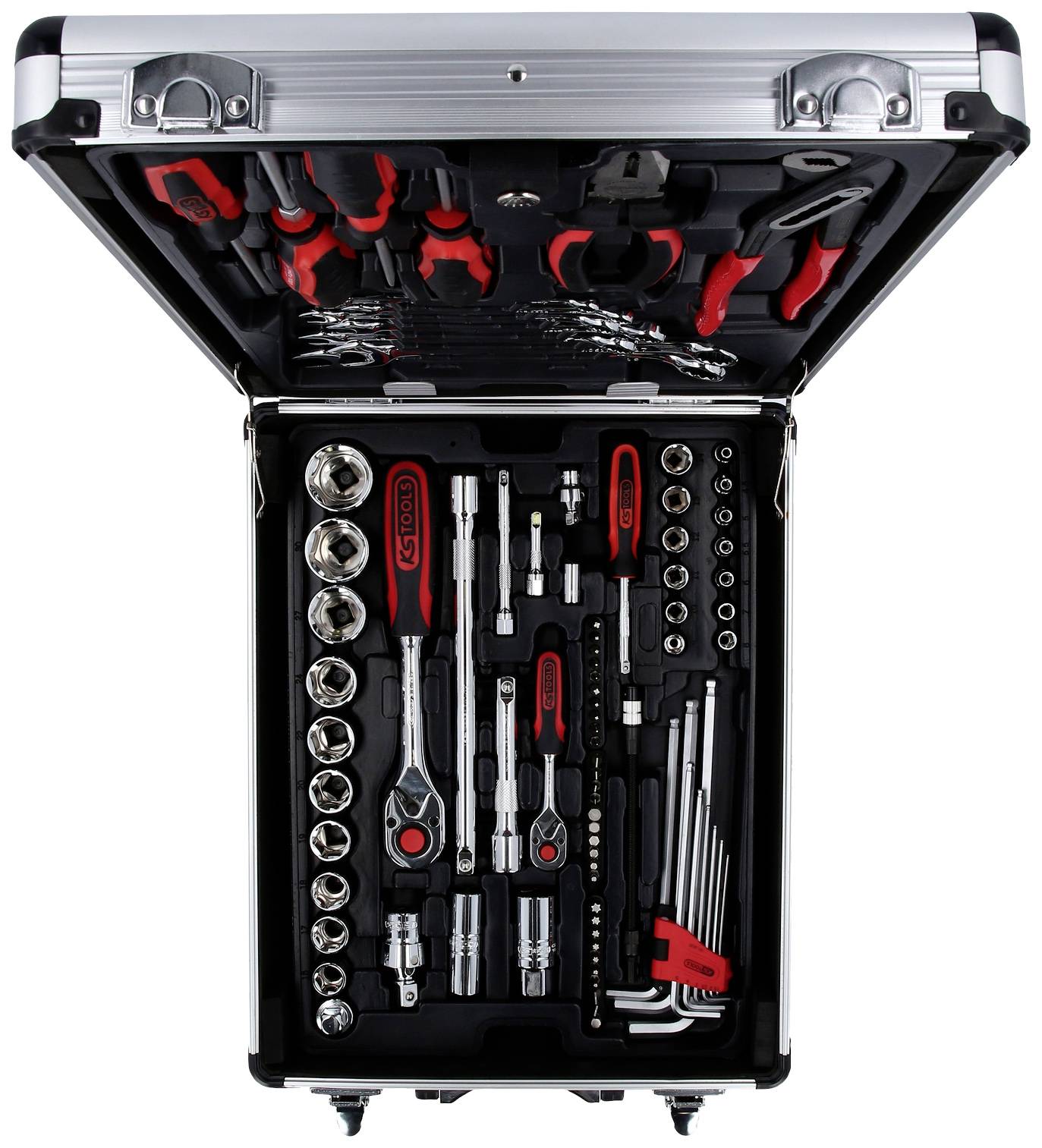 Coffret à outils ouvert avec divers outils tels que des clés à molette, des pinces et des douilles, disposés sur un fond en mousse.