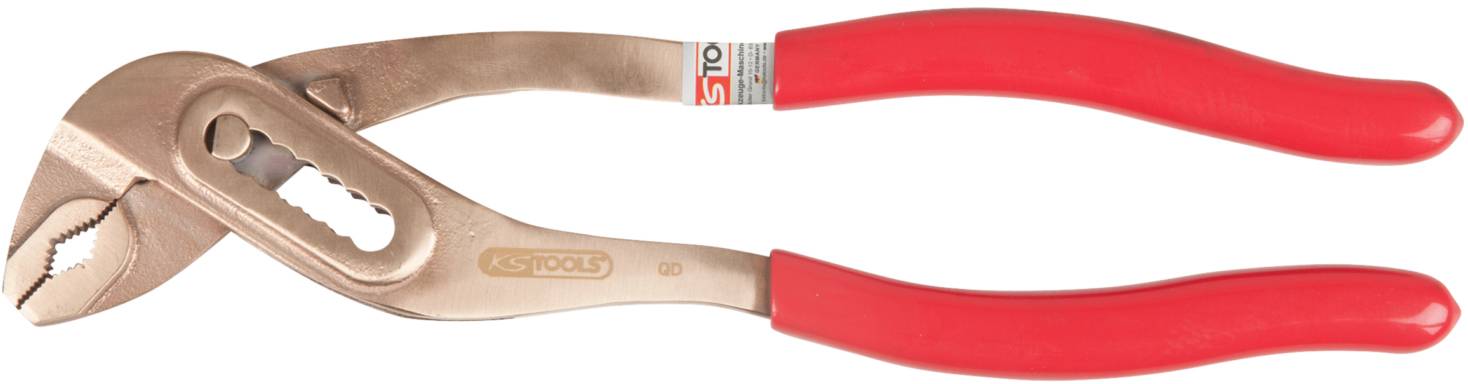 Une pince multiprise à poignées rouges, réglable et utilisée pour saisir ou maintenir des objets.