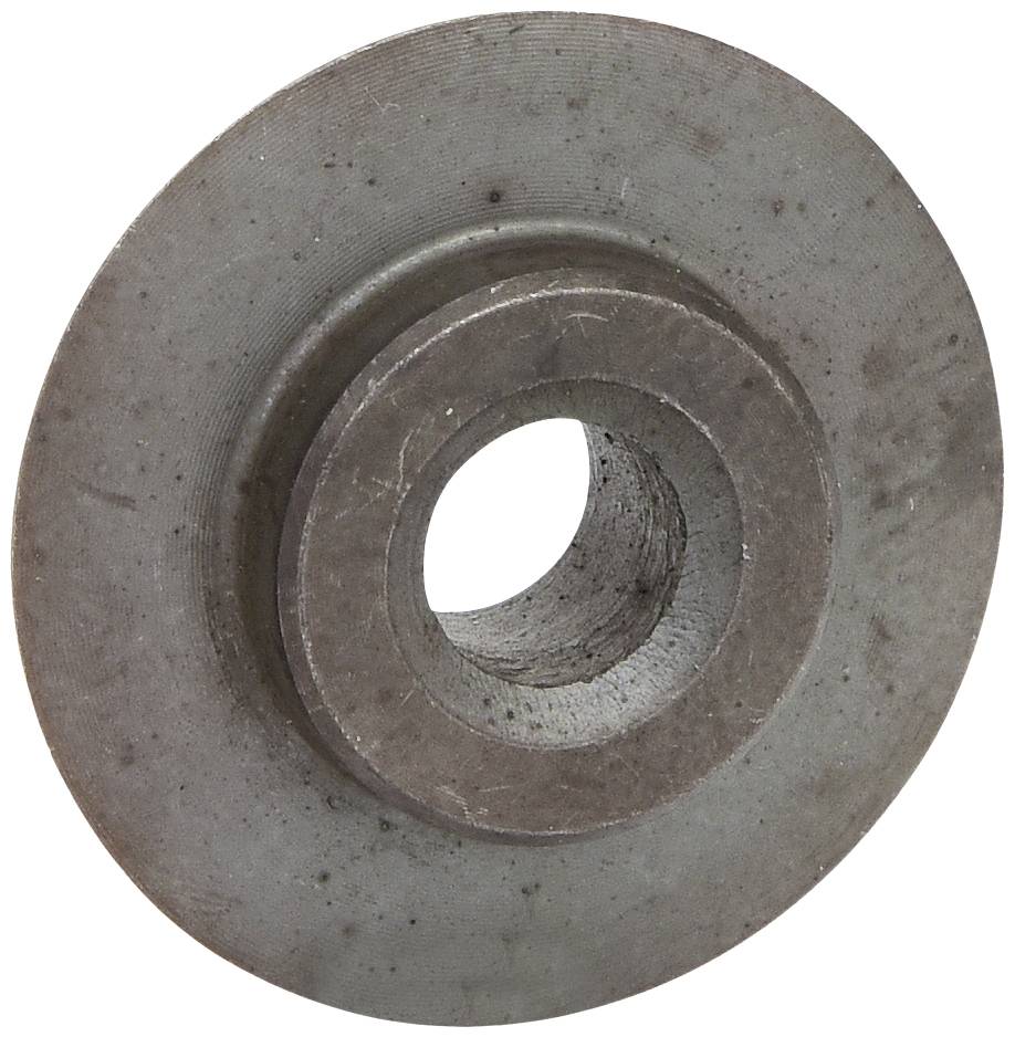 Une roue grise et métallique avec un alésage central, probablement une pièce de machine ou un accessoire d'outillage.