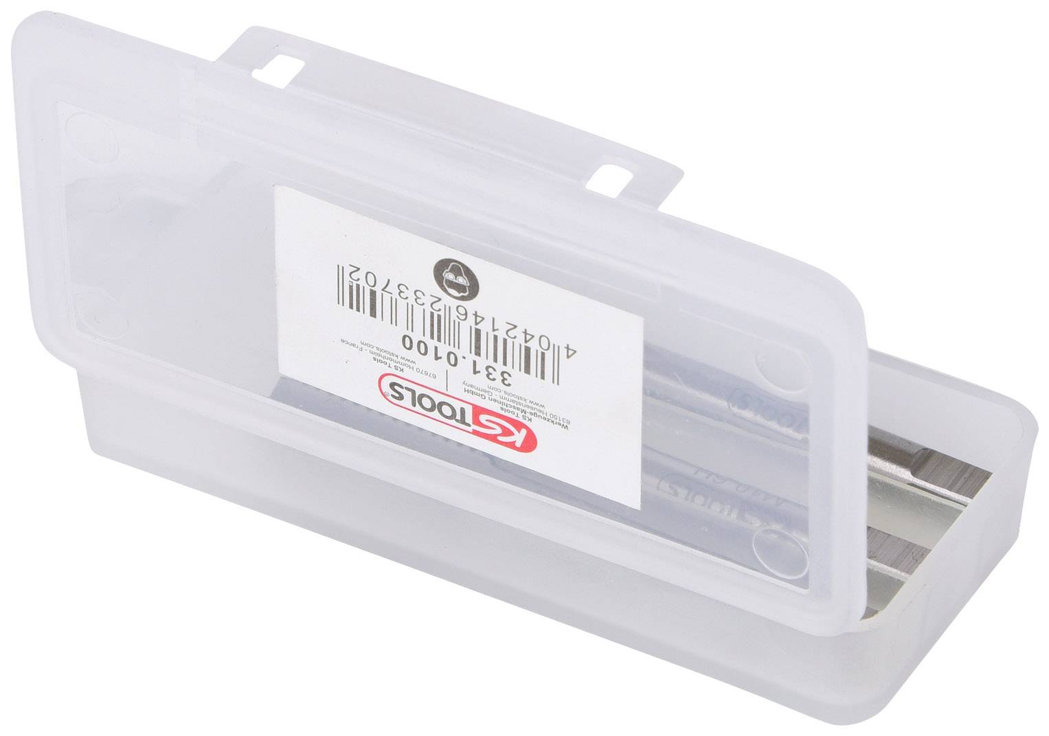 Un conteneur en plastique transparent contenant un coffret fermé avec un ensemble d'outils métalliques.