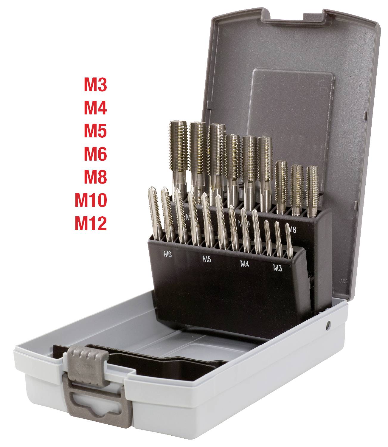 Une boîte grise ouverte contenant des tarauds de différentes tailles. Des marquages sur le côté gauche indiquent M3, M4, M5, M6, M8, M10, M12.