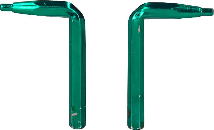 Deux pièces d'angle en métal vert, placées face à face.