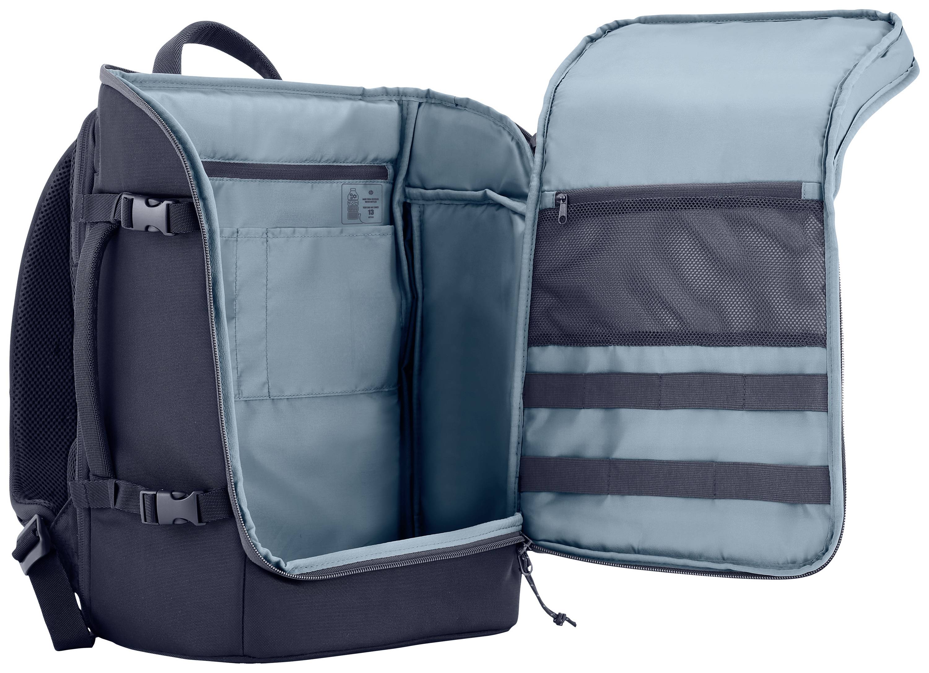 Un sac à dos noir ouvert avec un doublure intérieure bleu clair. À l'intérieur, plusieurs poches et compartiments sont visibles.