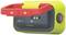 Un appareil portable de couleur jaune et rouge, doté d'un port USB-C et de surfaces magnétiques, adapté pour le chargement ou la fixation sur des surfaces métalliques.