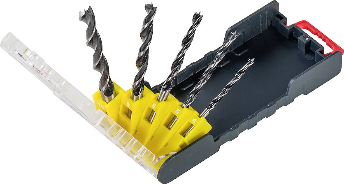 Ensemble de forets avec cinq forets métalliques dans un coffret ouvert en plastique noir avec des supports jaunes, numérotés de A à E.