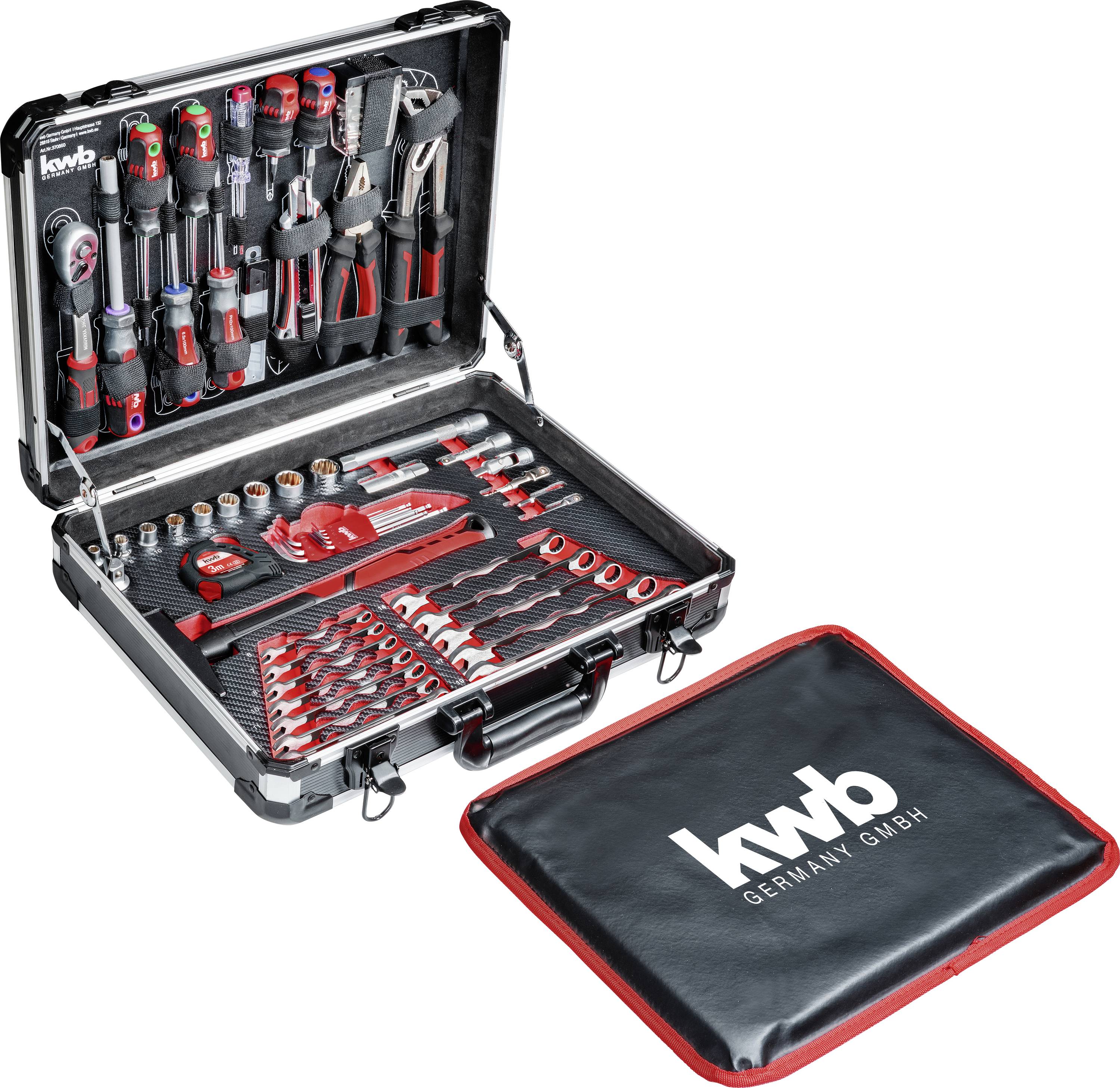 Une boîte à outils noire et argentée ouverte, remplie d'outils à main variés comme des tournevis et des clés, à côté d'un couvercle de protection rouge et noir fermé portant l'étiquette « kwb GERMANY GMBH ».