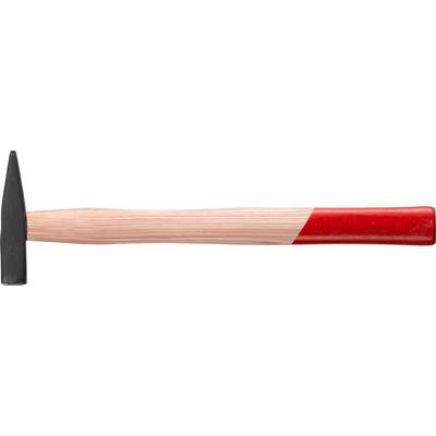 Marteau en bois avec manche rouge, posé sur le côté.