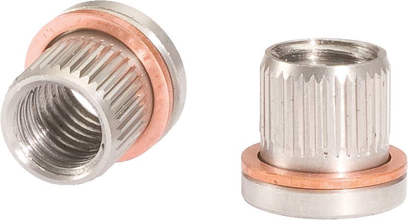 Deux bouchons de valve métalliques à surface striée et anneau en cuivre. À gauche, un bouchon ouvert, à droite, un bouchon debout.
