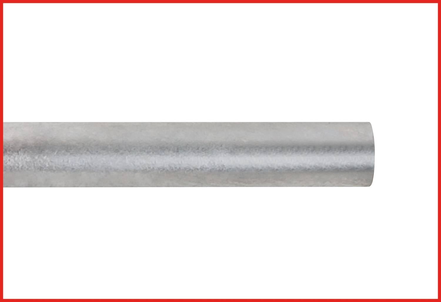 Tube métallique cylindrique argenté à surface lisse sur fond blanc.