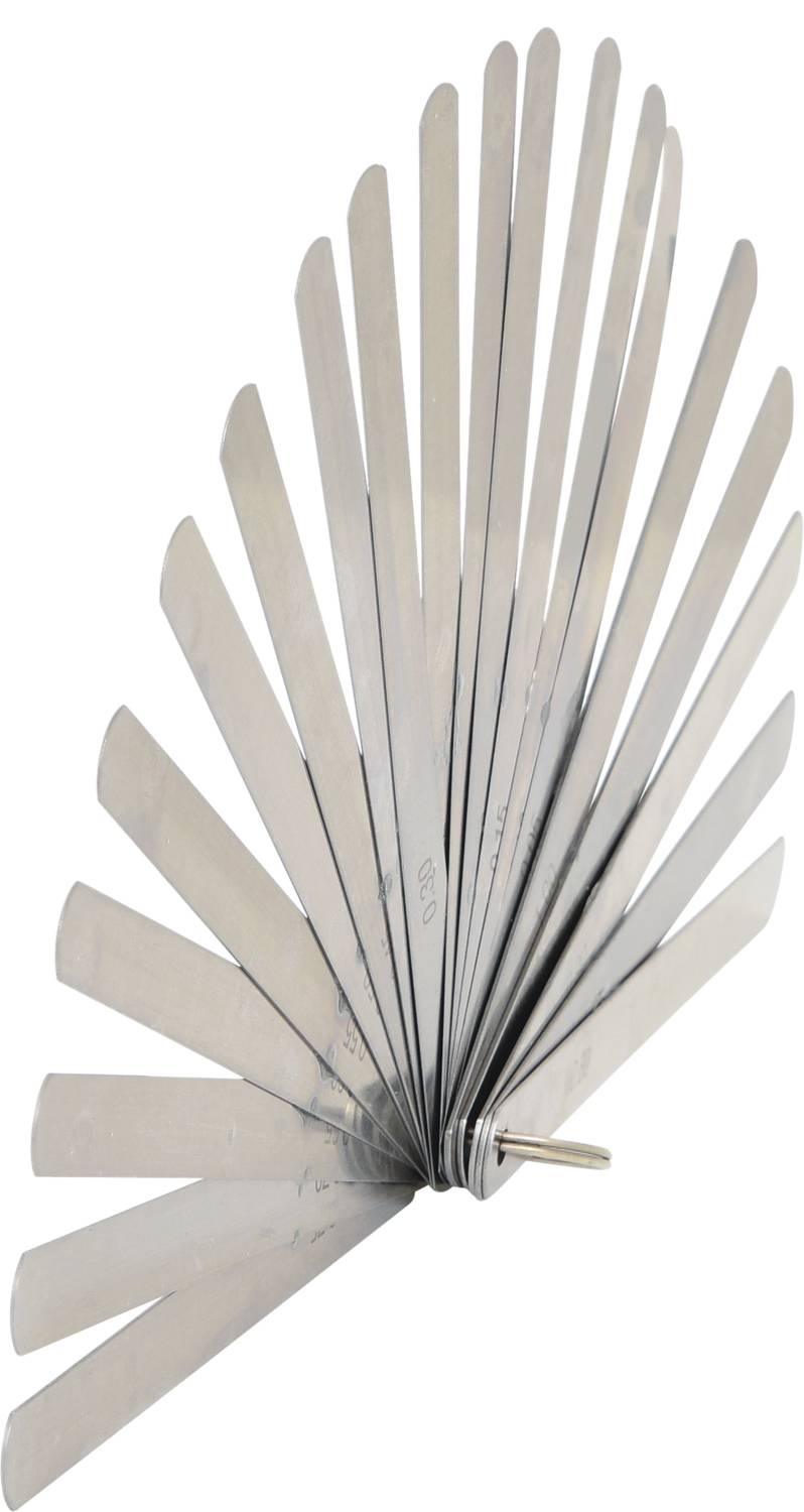 Jauge à calibre composée de plusieurs lames métalliques minces éventées. Elle est utilisée pour mesurer la largeur des espaces.