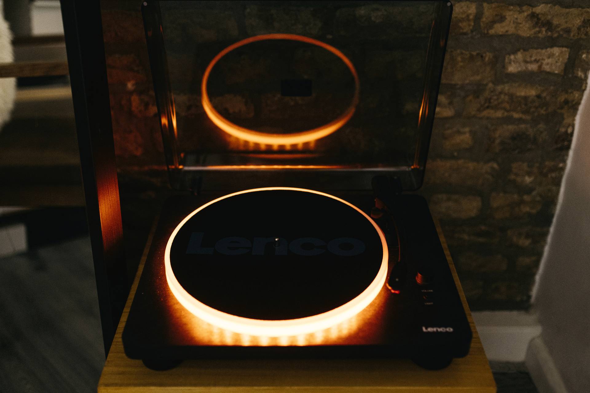 Tourne Disques 33/45/78 Tours Éclairé LED Modèle LS-50LED-5