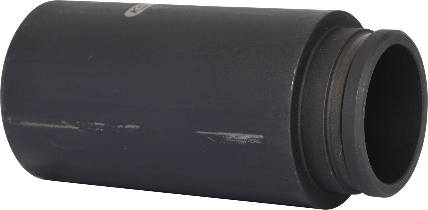 Pièce tubulaire cylindrique en plastique noir, lisse et non marquée. Adaptée pour des usages de connexion ou de construction.