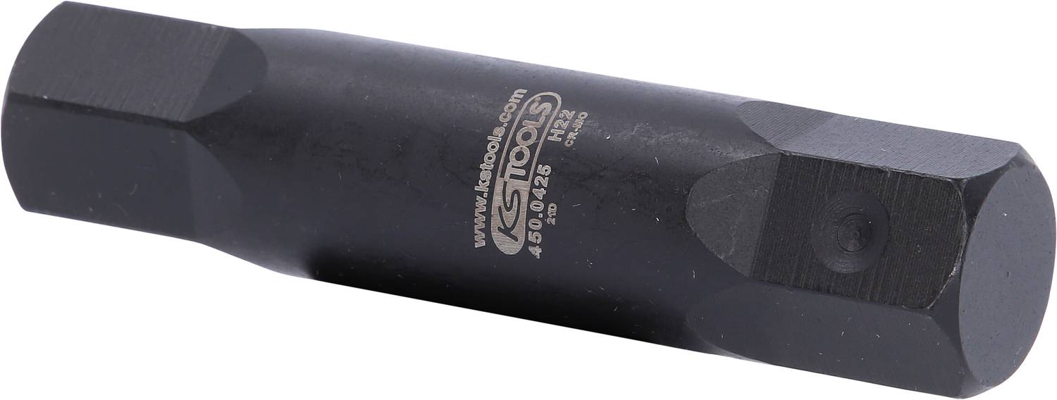 Une clé à douille adaptateur noire avec des extrémités hexagonales et une marque imprimée, utilisée pour serrer ou desserrer des vis.