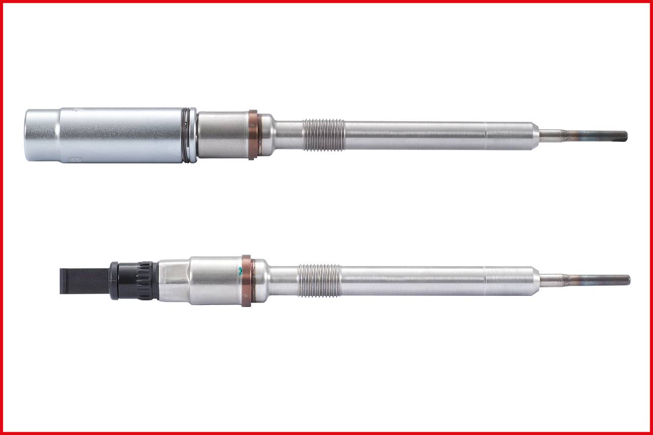 Deux composants cylindriques métalliques filetés. Celui du haut possède une plus grande poignée, celui du bas est plus étroit et muni d'un capuchon en plastique.