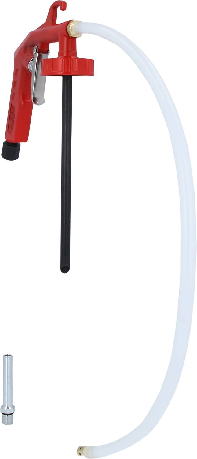 Pompe à main rouge avec un long tuyau d'admission noir et un tuyau blanc. Adaptée pour le transvasement de liquides. Petite buse argentée en bas.