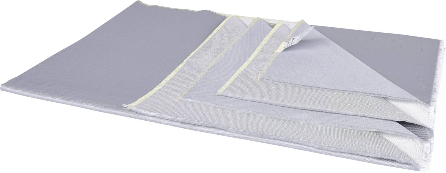 Des échantillons de tissu gris superposés de différentes tailles montrent la texture et la couleur du matériau.