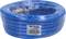 Tuyau d'air comprimé bleu, enroulé de manière compacte, avec raccord métallique ; emballé dans un film plastique. Étiquette de 'Brilliant Tools'.