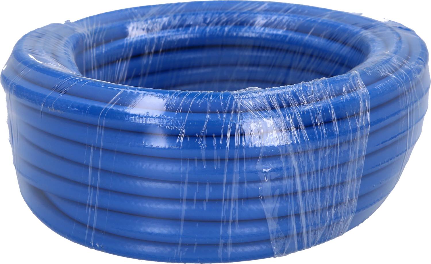 Un grand rouleau de câble bleu, soigneusement enroulé et emballé dans un film plastique.