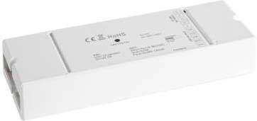 Un appareil électronique rectangulaire blanc avec un marquage et un label CE sur le dessus. Il dispose de ports d'entrée et de sortie.
