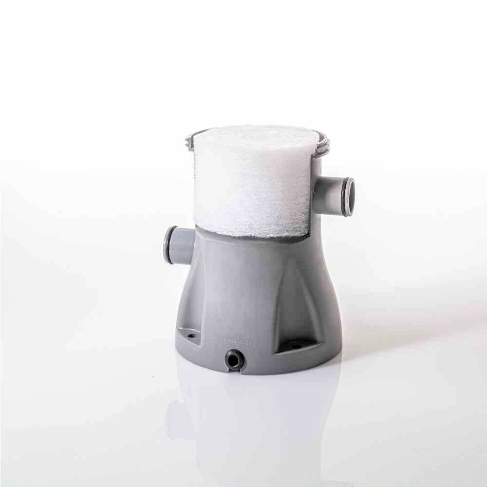 Pompe de filtration d'eau grise avec filtre cylindrique en haut, sur fond blanc.